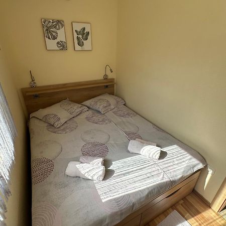 Apartmani Dora I Kati Orebic Ngoại thất bức ảnh