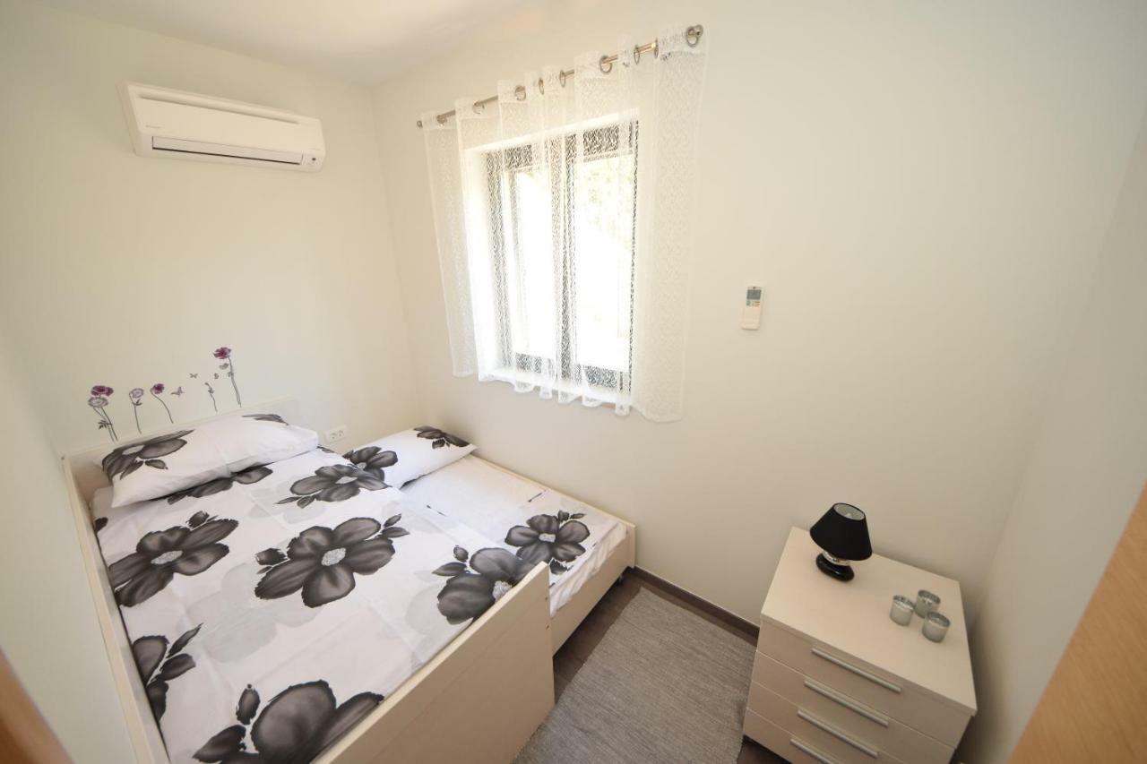 Apartmani Dora I Kati Orebic Ngoại thất bức ảnh