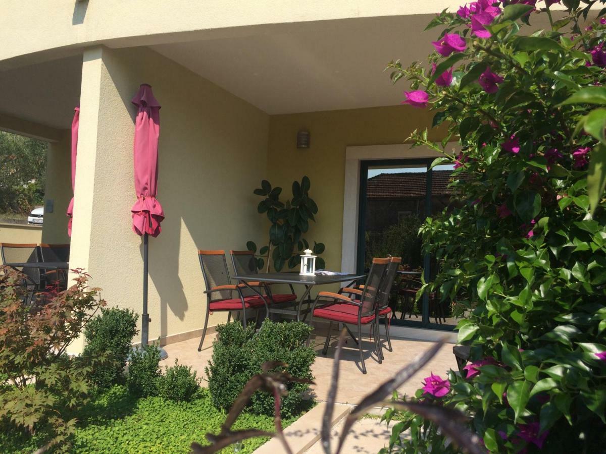 Apartmani Dora I Kati Orebic Ngoại thất bức ảnh