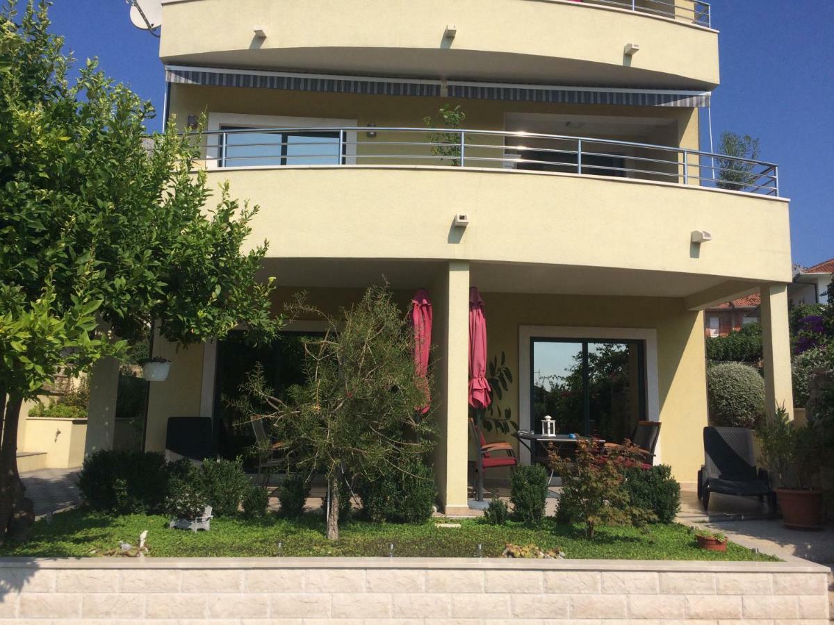 Apartmani Dora I Kati Orebic Ngoại thất bức ảnh